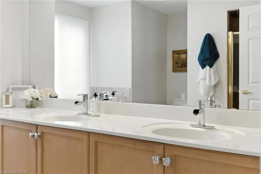 442 Maple Avenue, #7