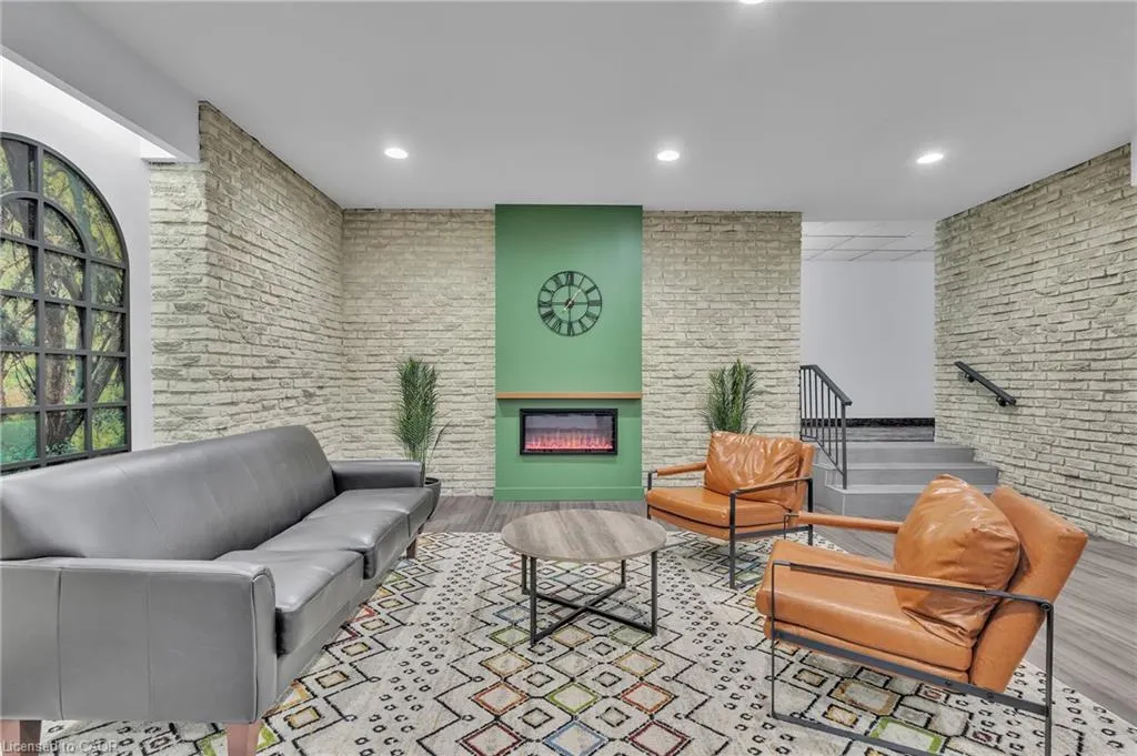 93 Westwood Road, #206
