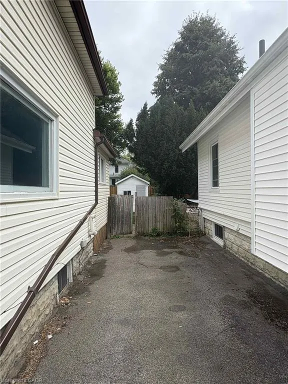 4 Marquis Street