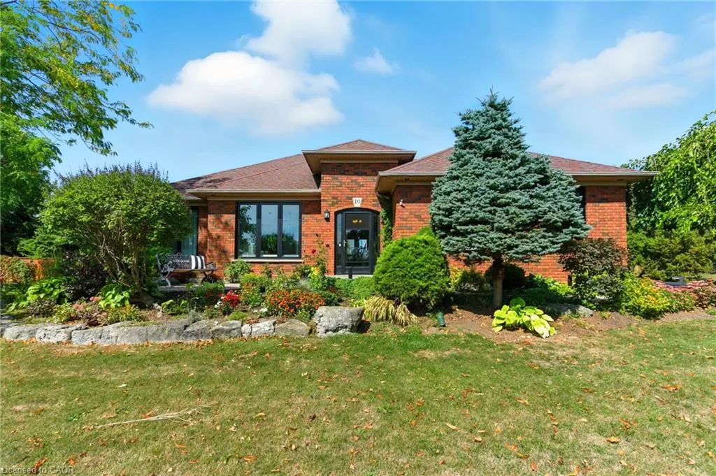 10 Featherstone Avenue