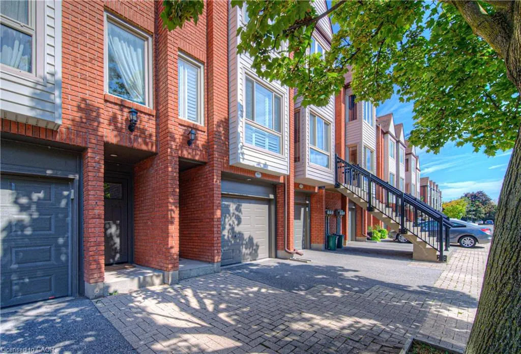 895 Maple Avenue, #502