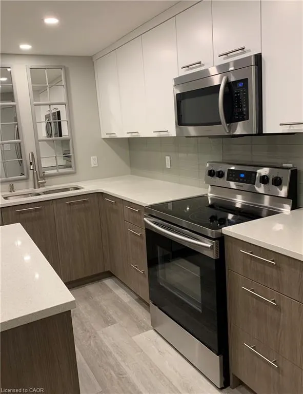114 Glen Park Crescent, #LOWER