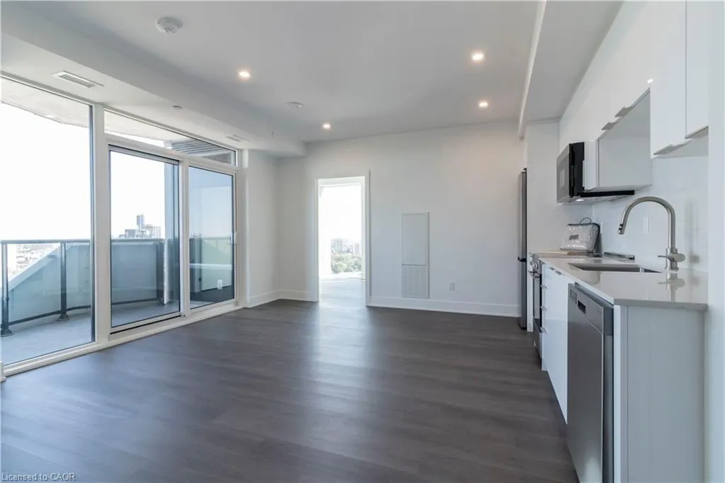 25 Wellington Street S, #1912