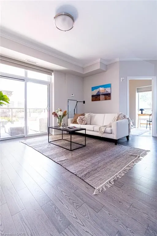 81 Robinson Street, #203