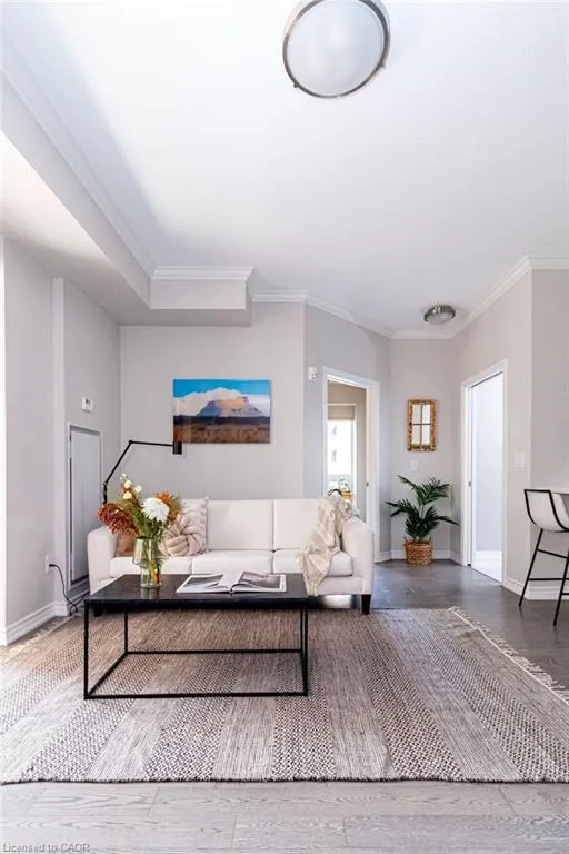 81 Robinson Street, #203