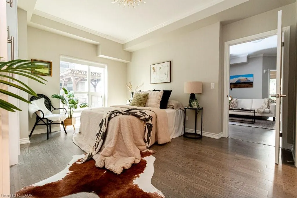 81 Robinson Street, #203