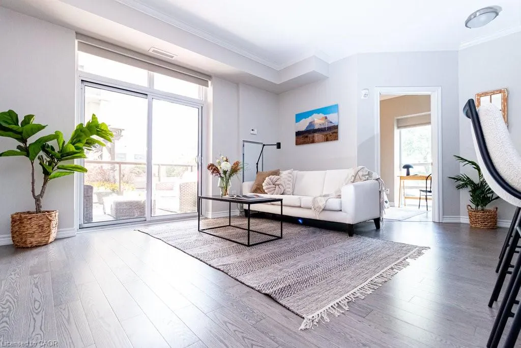 81 Robinson Street, #203