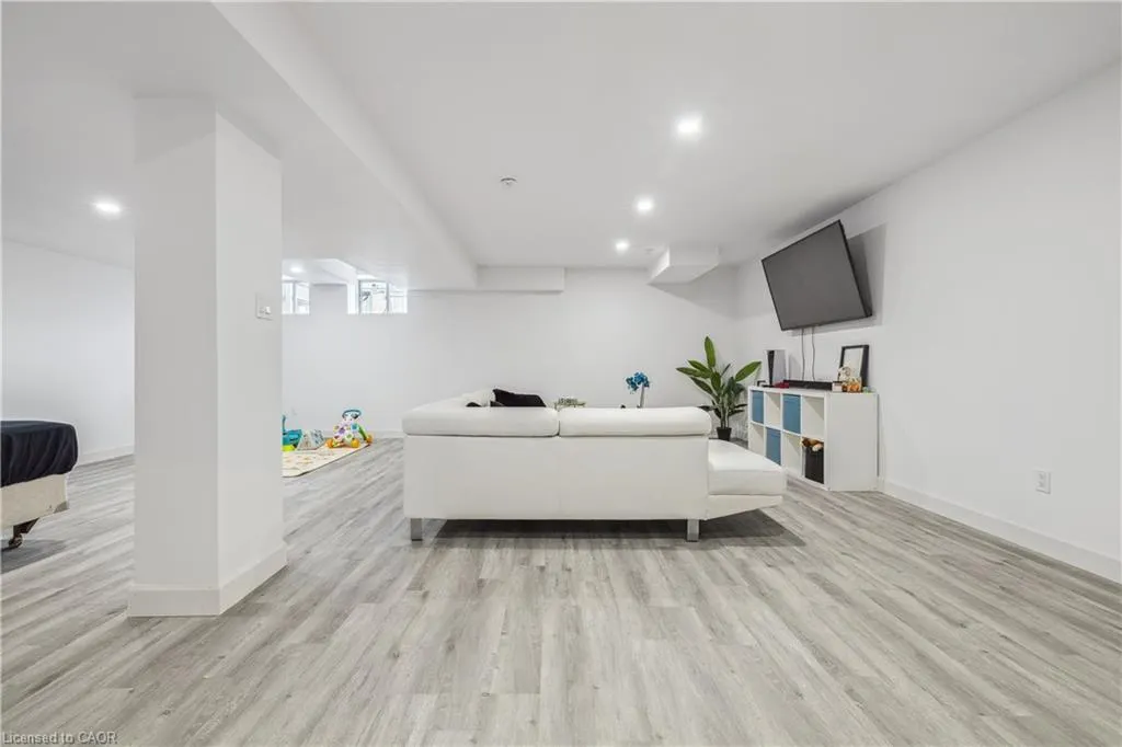 18 South Coast Circle