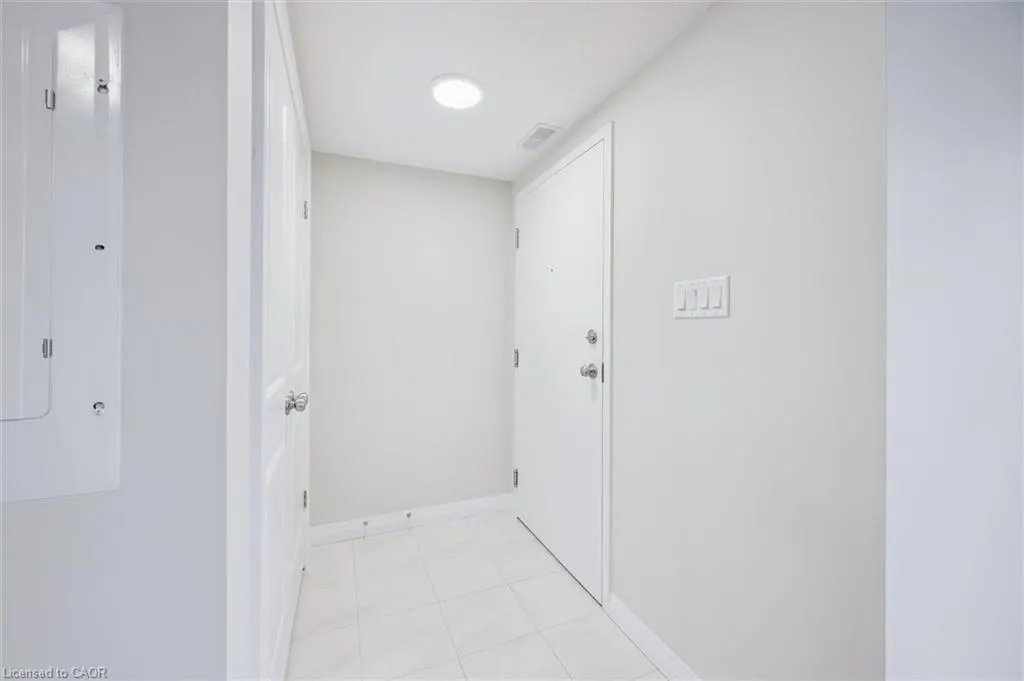 410 Northfield Drive W, #D13