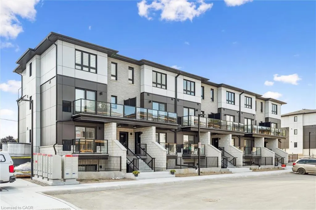 410 Northfield Drive W, #D13