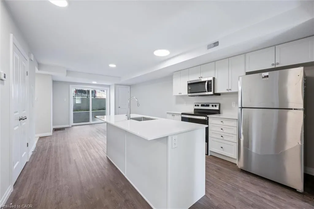 410 Northfield Drive W, #D13