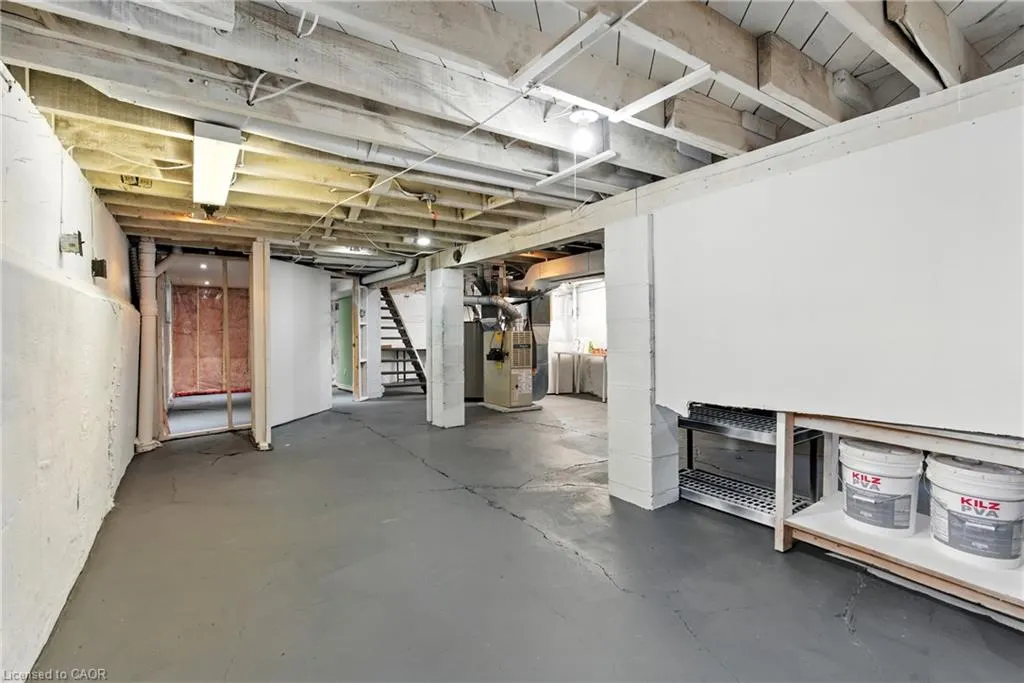 27 Dexter Street