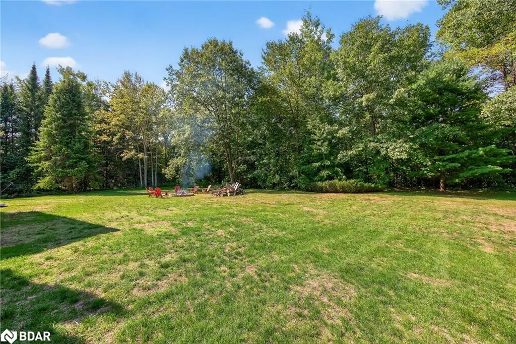 3328 Flos Road 6 Road W