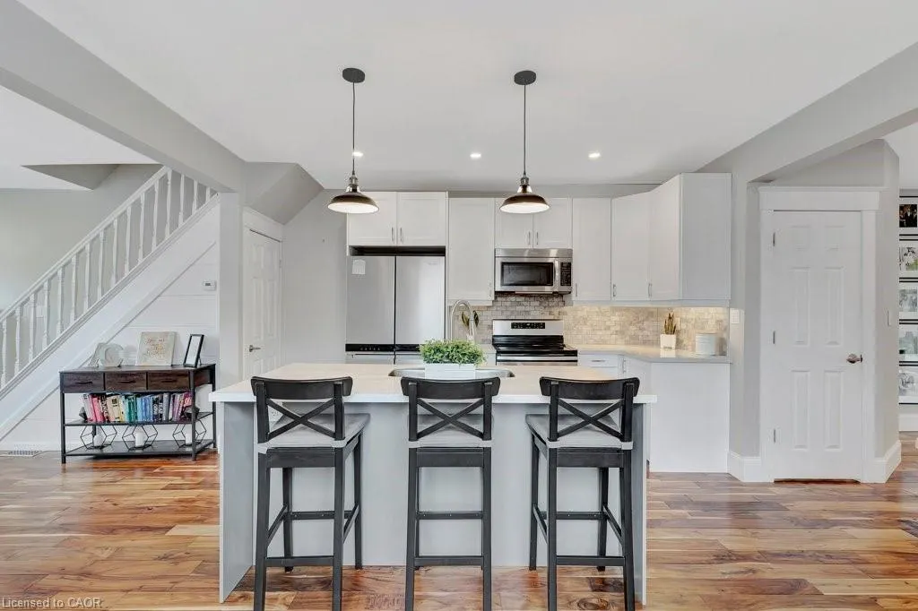 102 Poplar Avenue