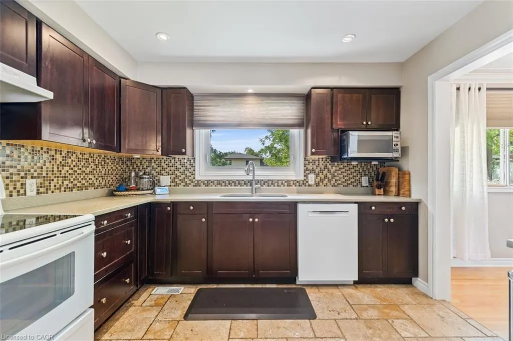 41 Inwood Drive