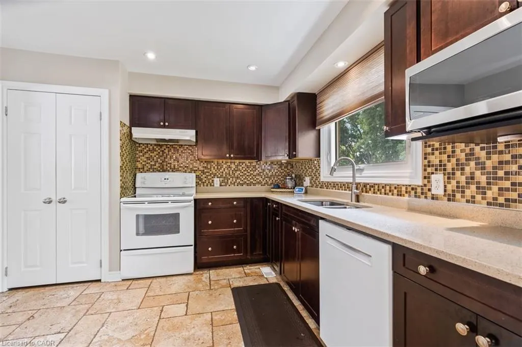41 Inwood Drive