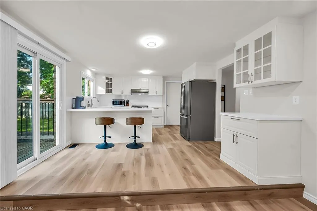 494 Kortright Road W