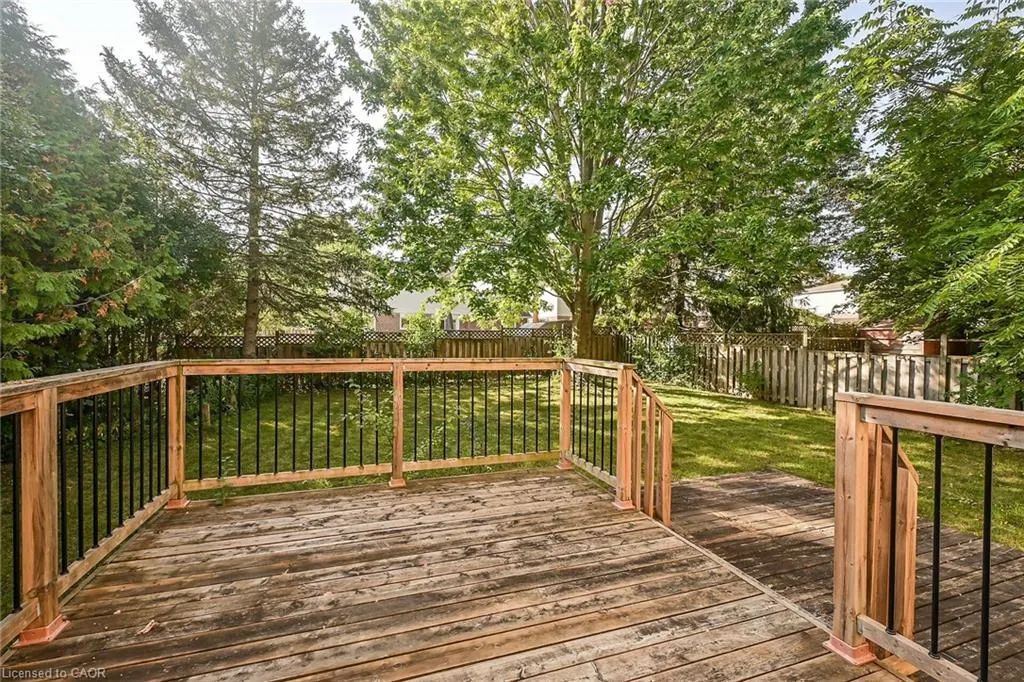 494 Kortright Road W