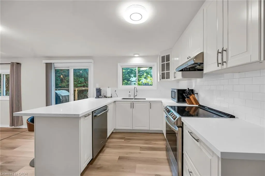 494 Kortright Road W