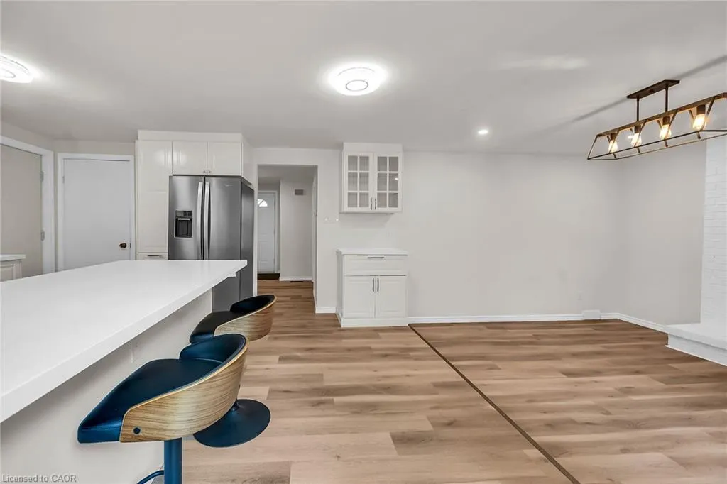 494 Kortright Road W