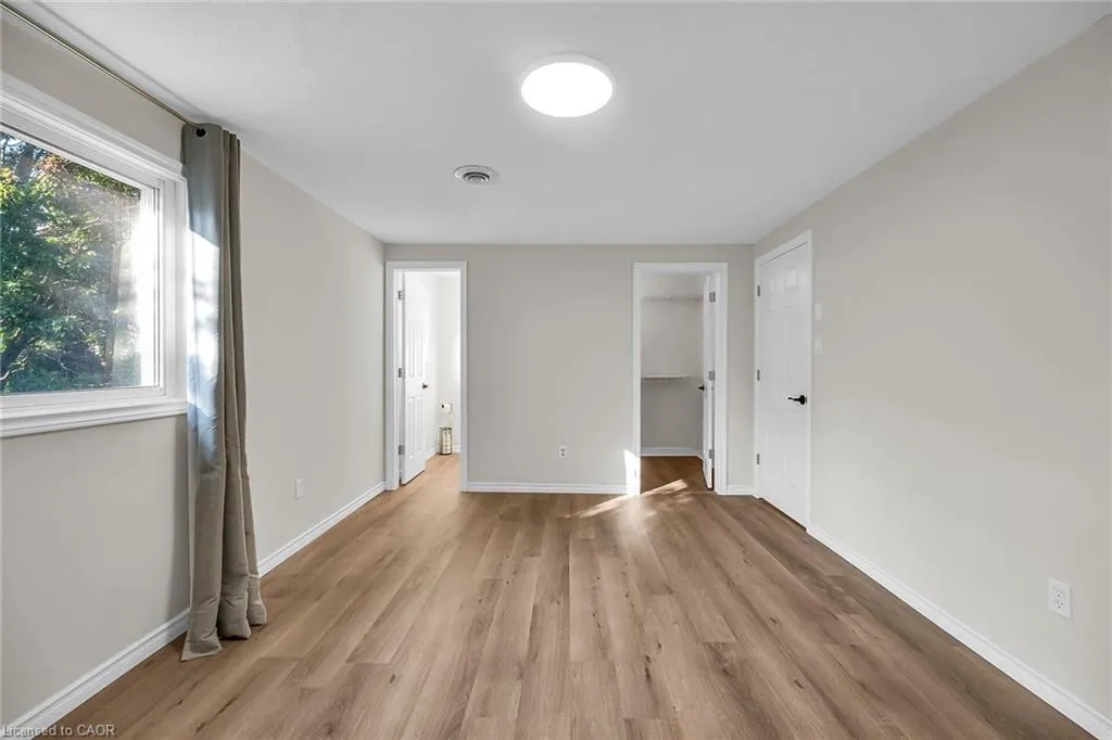 494 Kortright Road W