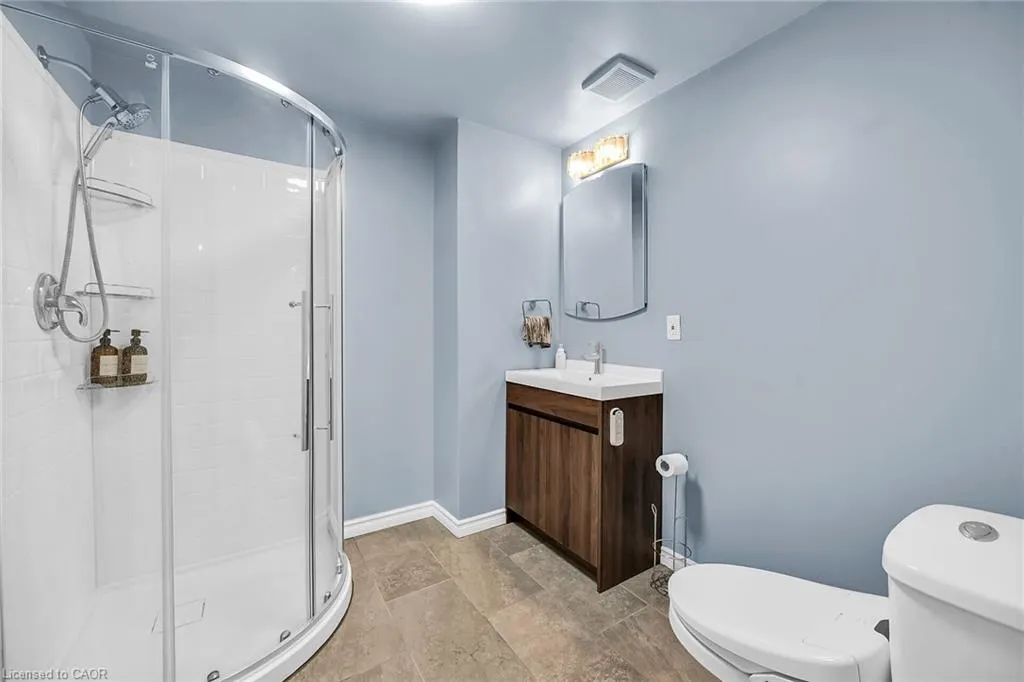 494 Kortright Road W