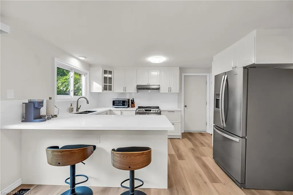 494 Kortright Road W