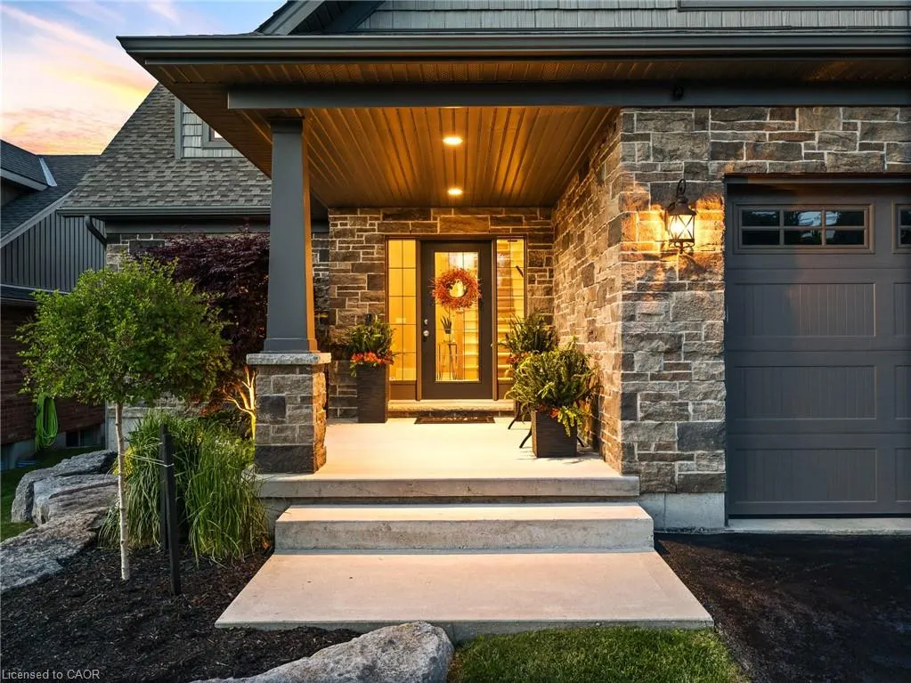 112 Ruby's Crescent