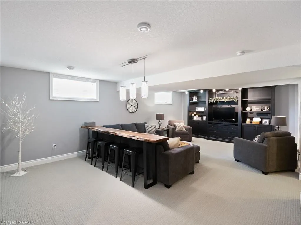 112 Ruby's Crescent