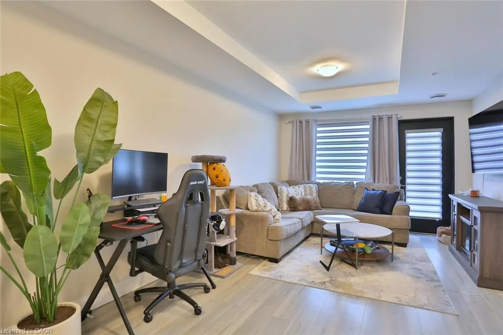 5 Wake Robin Drive, #118