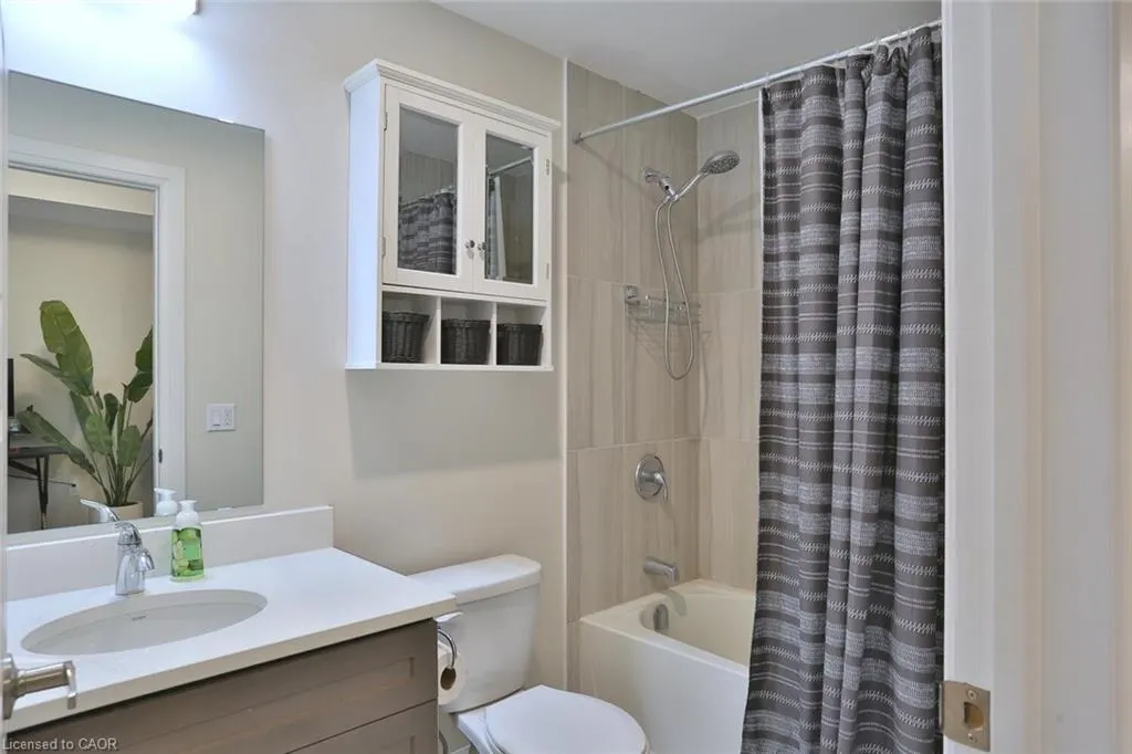 5 Wake Robin Drive, #118