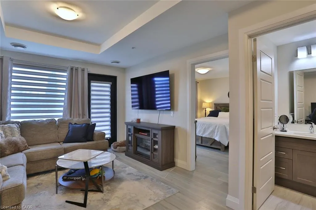 5 Wake Robin Drive, #118