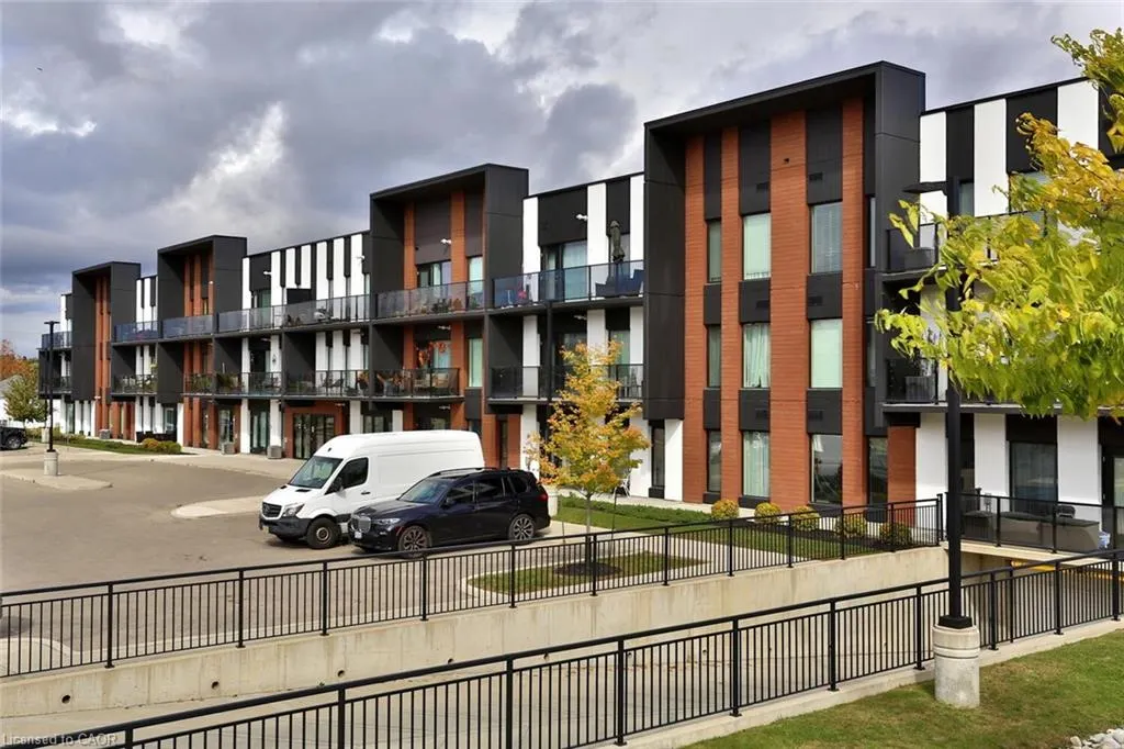 5 Wake Robin Drive, #118