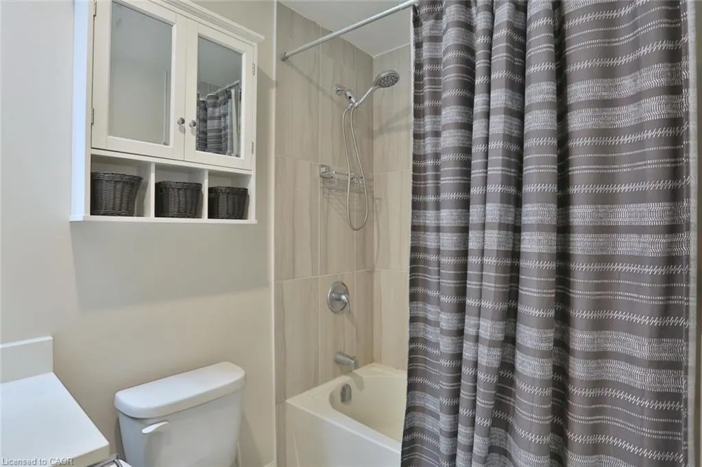 5 Wake Robin Drive, #118