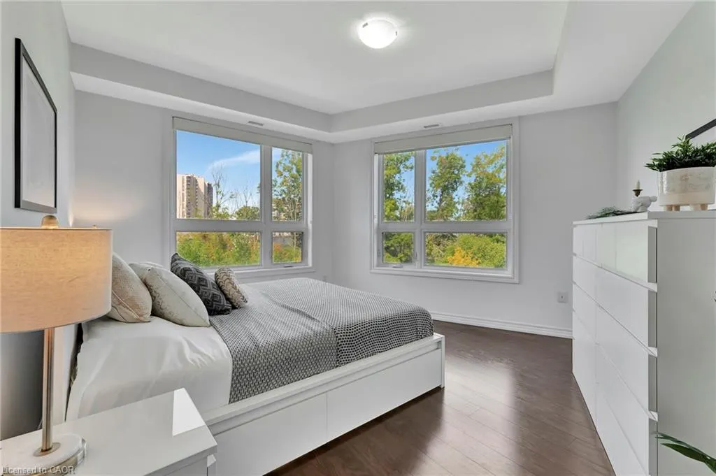 125 Shoreview Place, #322