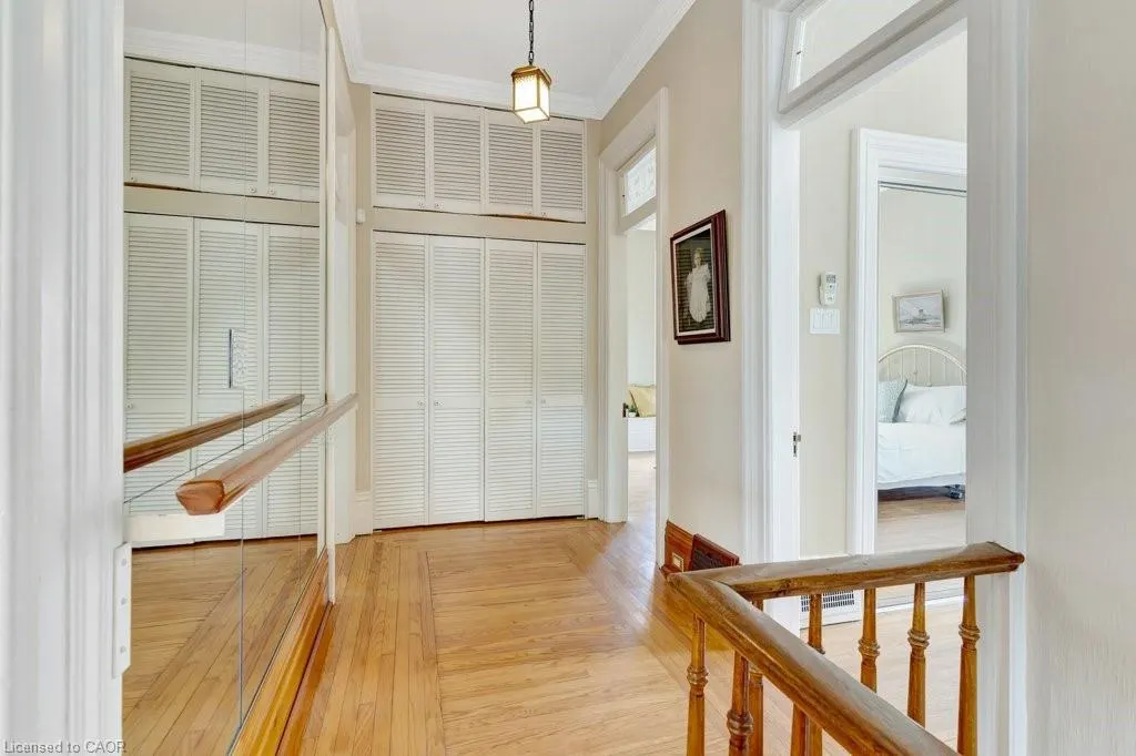 30 Lorne Crescent