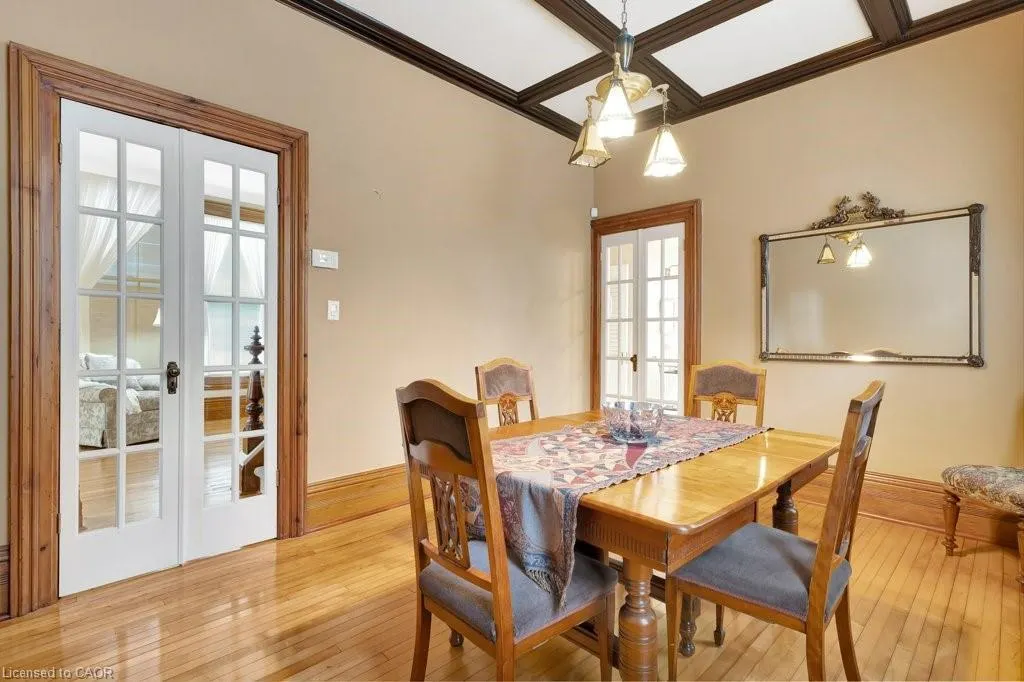 30 Lorne Crescent