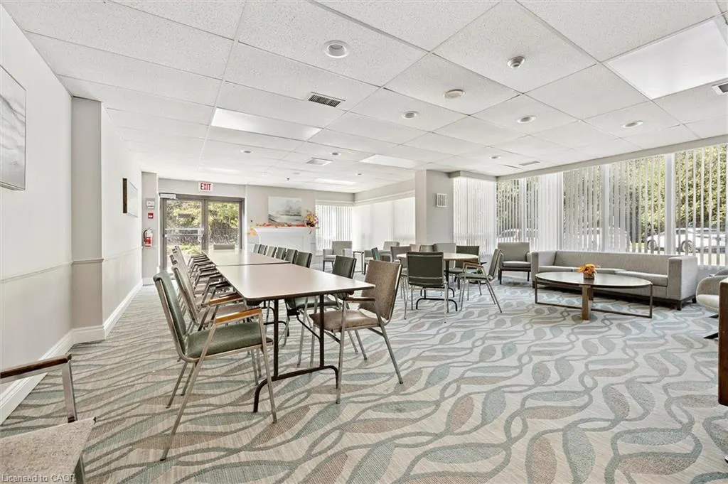237 King Street W, #703