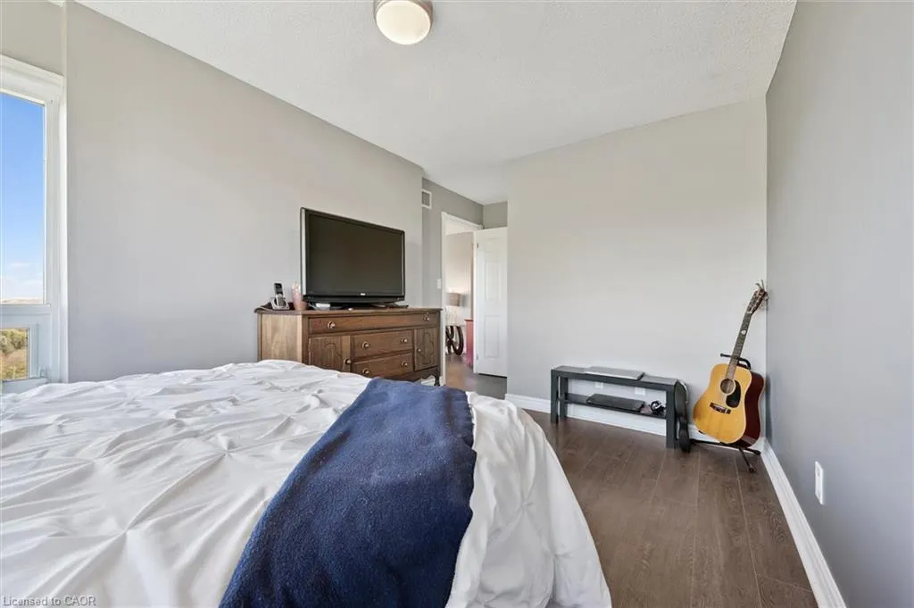 237 King Street W, #703