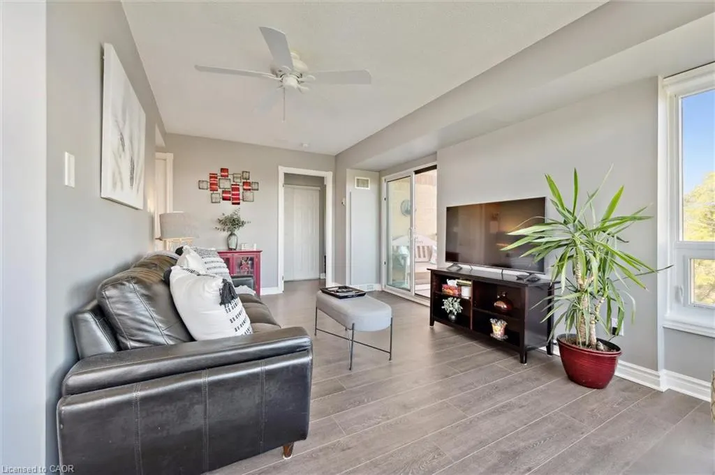 237 King Street W, #703