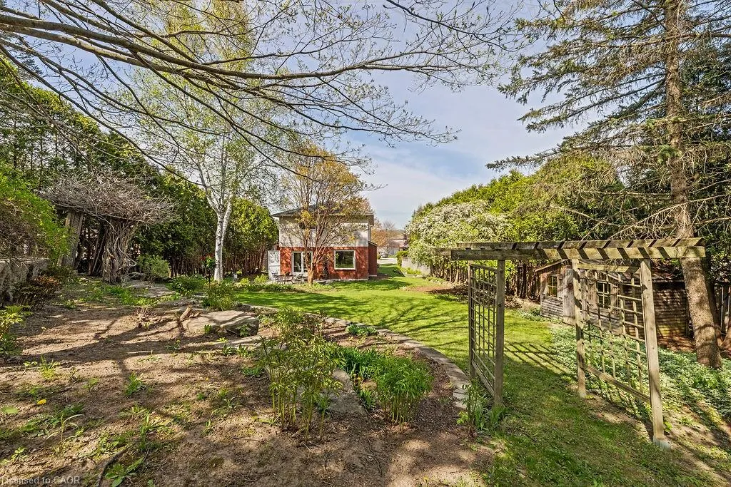 16 Linington Trail