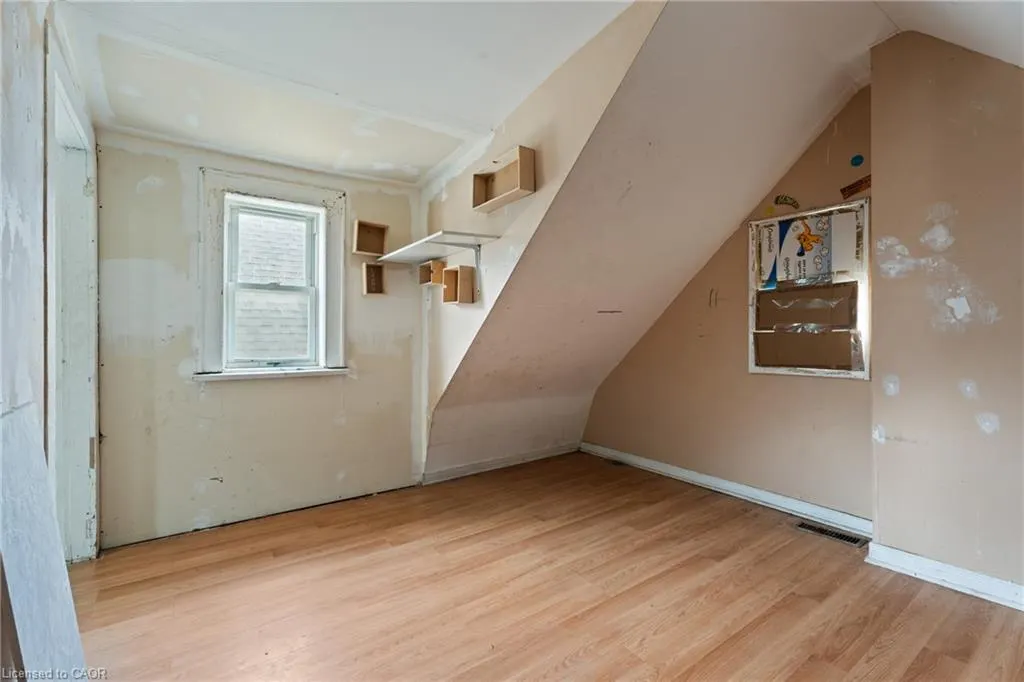 40 Rosemont Avenue
