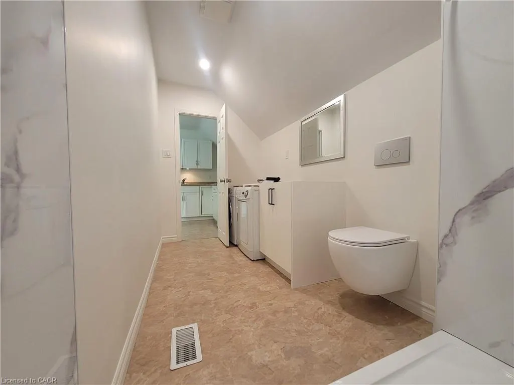 121 Blucher Street, #2