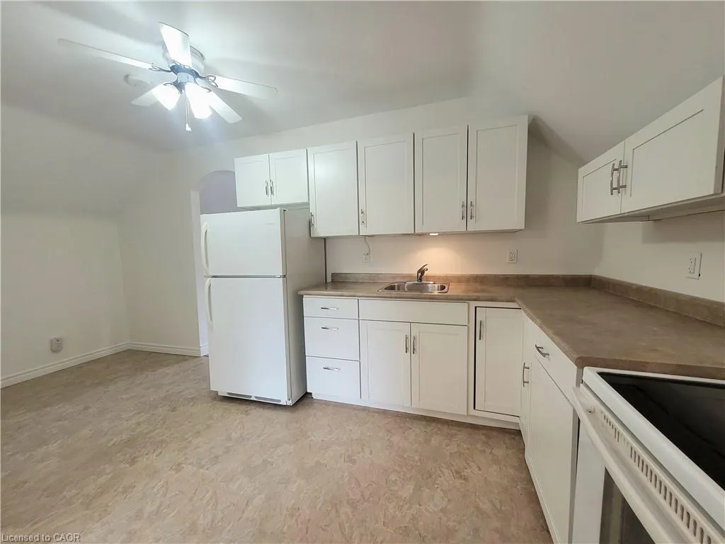 121 Blucher Street, #2