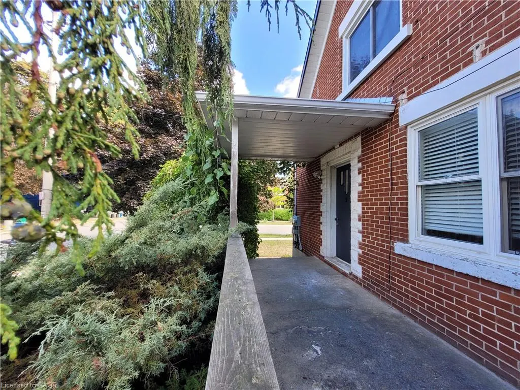 121 Blucher Street, #2