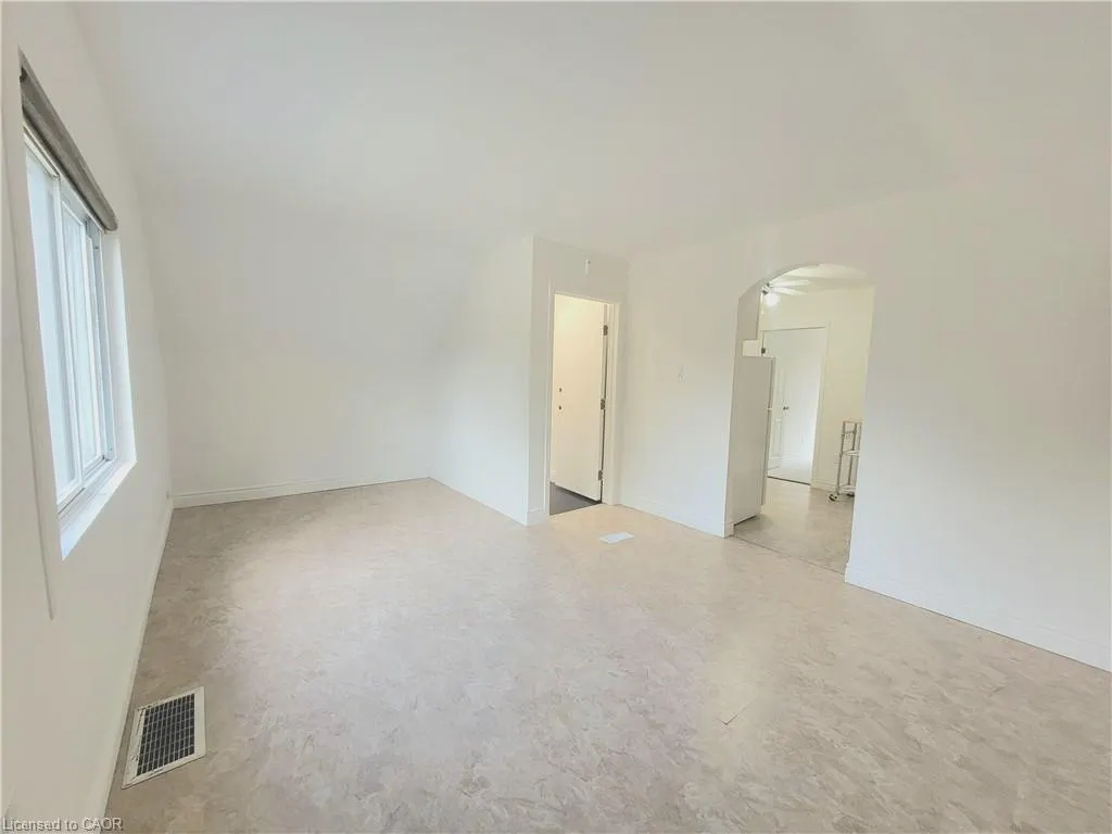 121 Blucher Street, #2