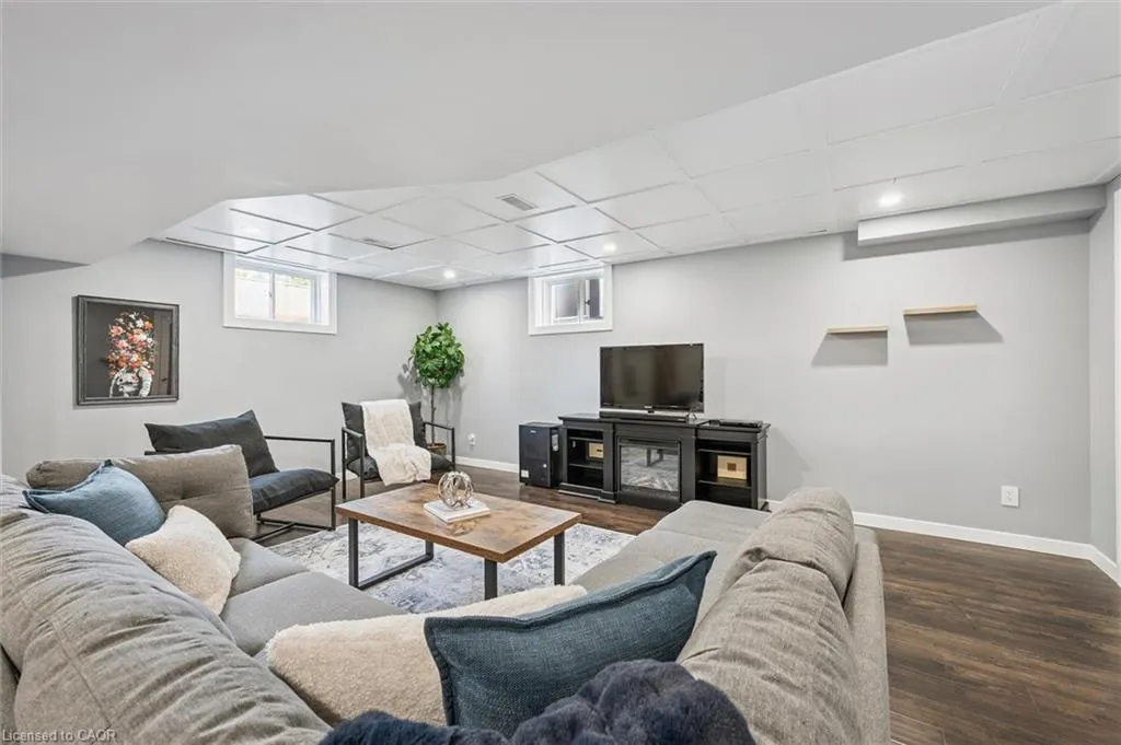 678 Mortimer Drive