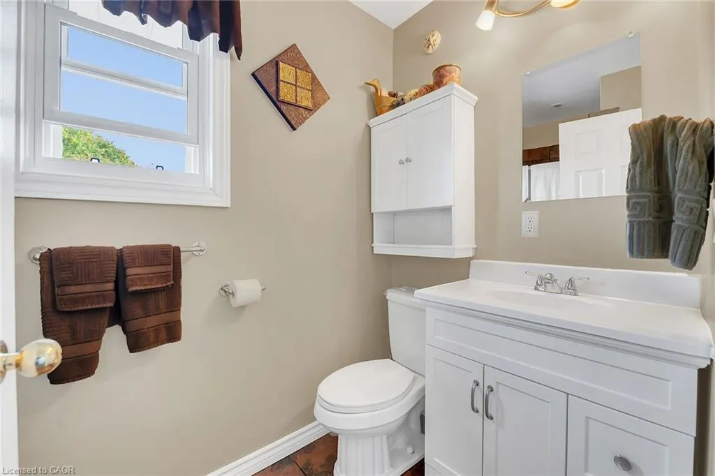484 Hald-Dunn Townline Road