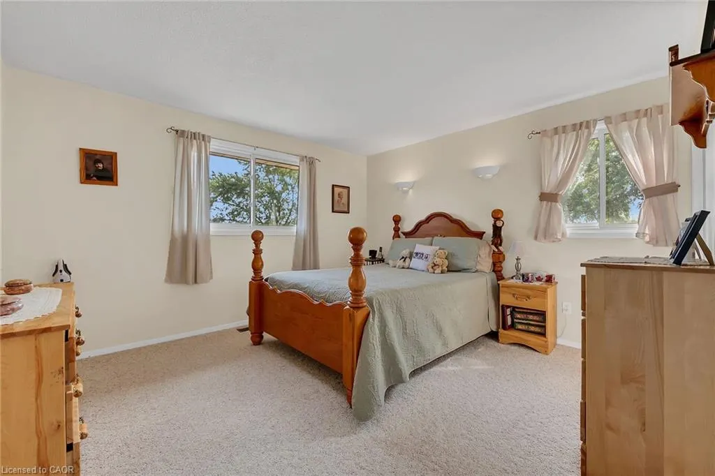 484 Hald-Dunn Townline Road