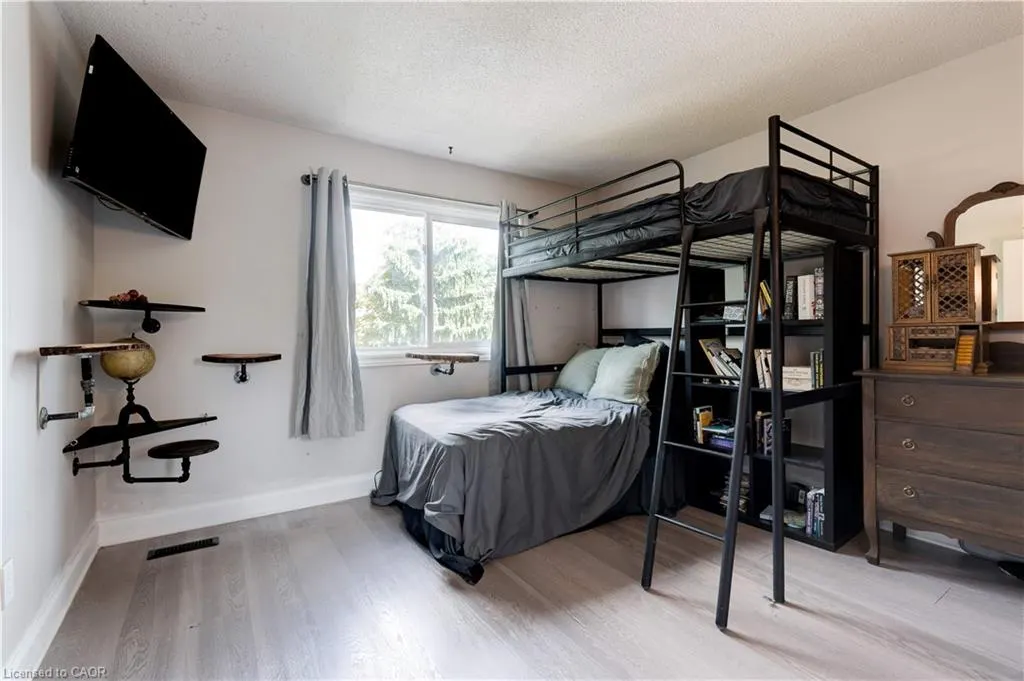 2261 Leominster Drive